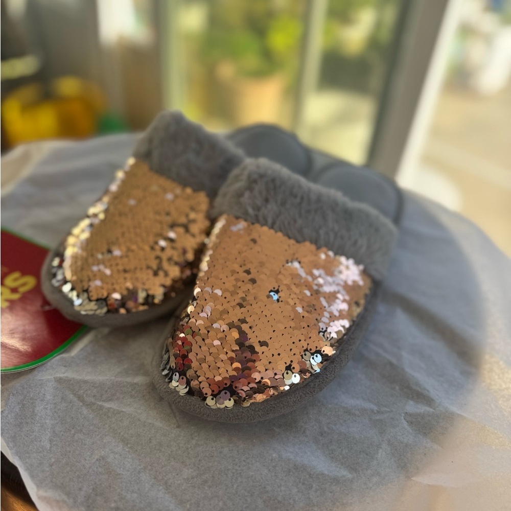 Smart Trend Reversible Sequin Slippers Women's Size 9/10 Gray Gold Silver NWT - Picture 2 of 10
